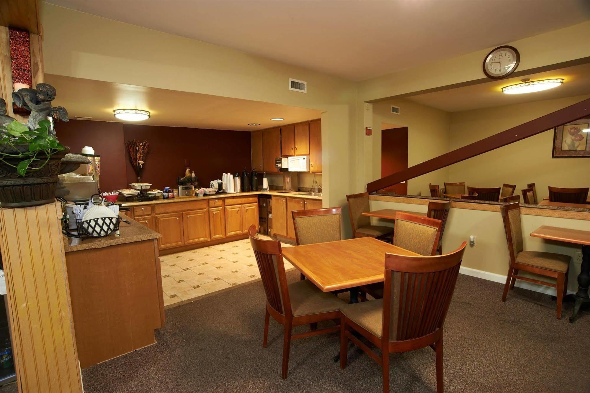 Hillside Inn Киллингтон Экстерьер фото