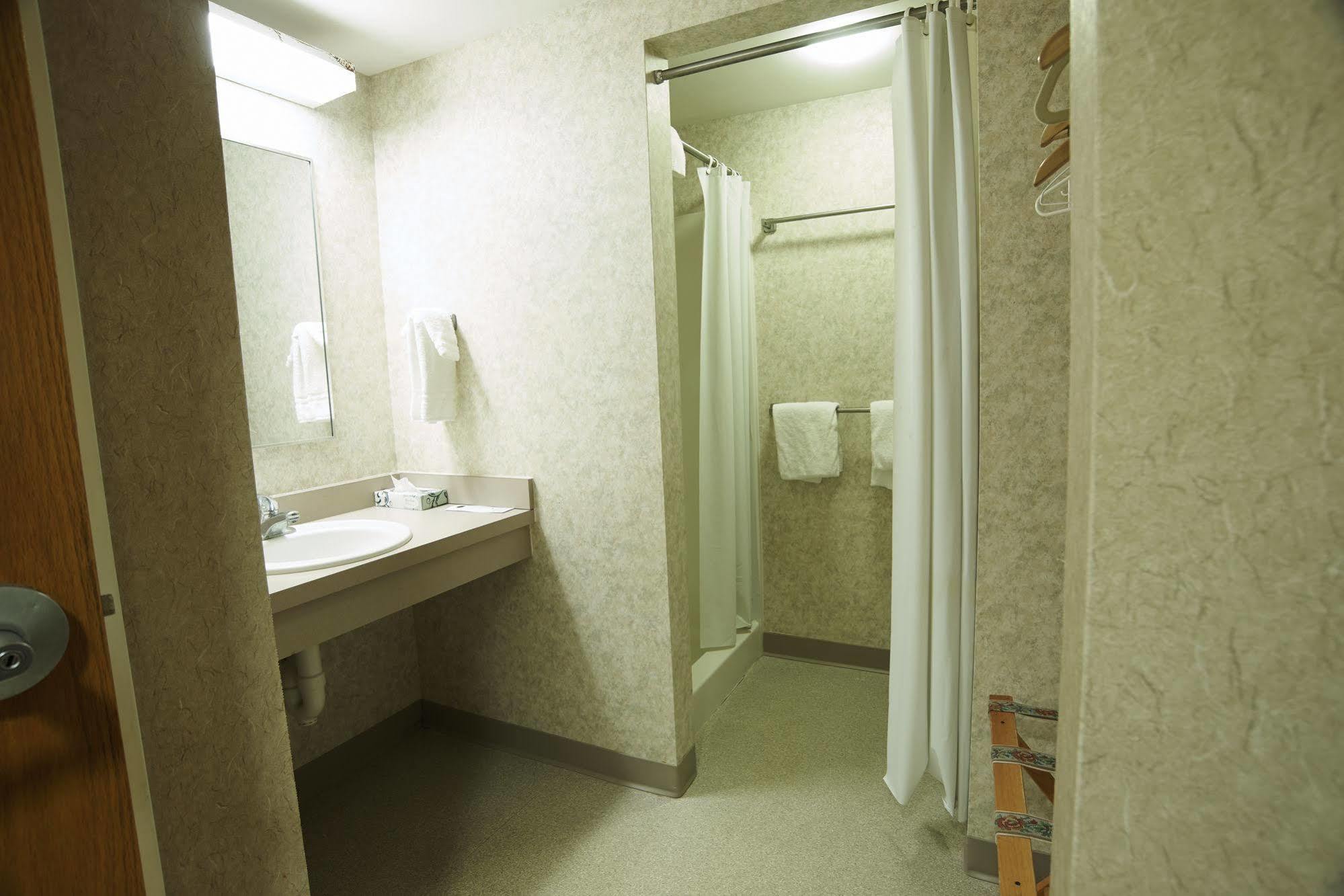 Hillside Inn Киллингтон Экстерьер фото